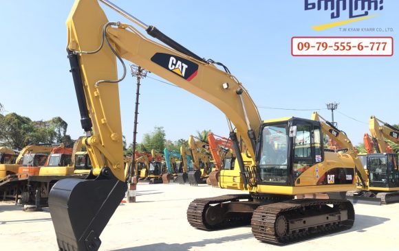 CAT  320D  (mt 0049)