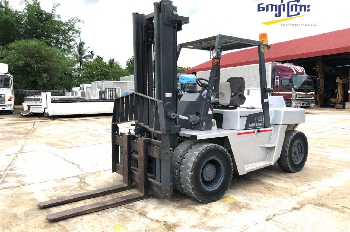 NISSAN   7tons   Forklift   (mt 0072)