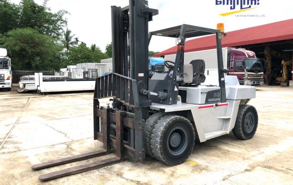 NISSAN   7tons   Forklift   (mt 0072)