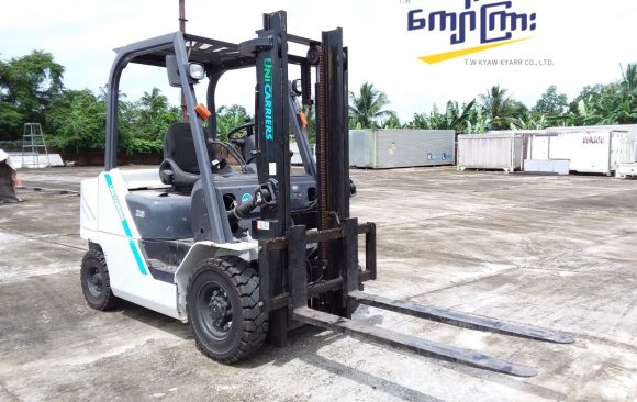 UNICARRIER    3tons   Forklift   (mt 0103)