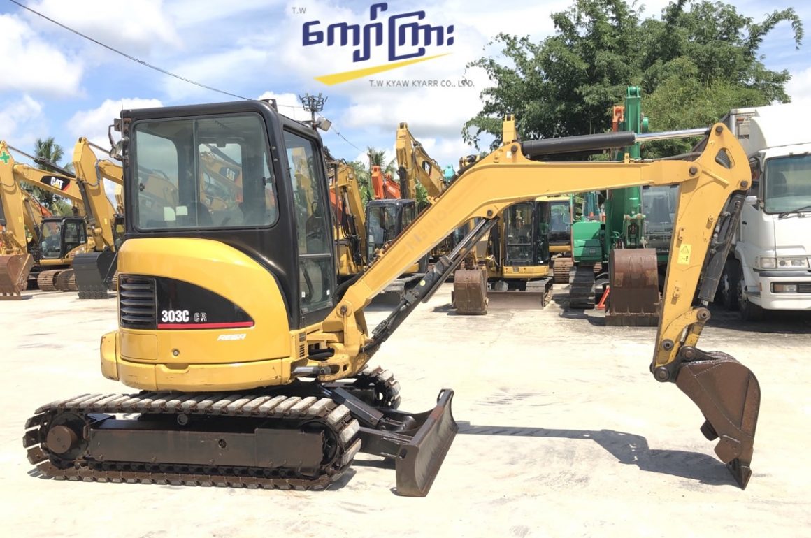 CAT  303CCR    (mt 0081)