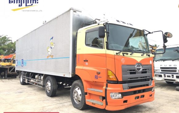 HINO  PROFIA  Box   Truck  (mt 0120)