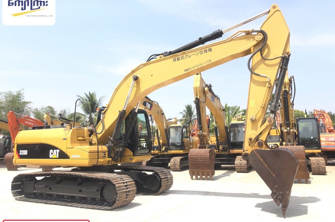 CAT 320D   (mt 0213)